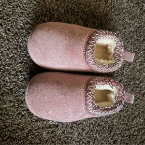 SHEIN Pink Kids Moccasins